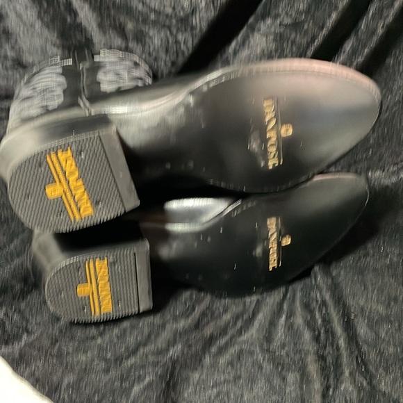 DAN POST Milwaukee round toe black leather cowboy boots. Size: 9 1/2 - Picture 6 of 11
